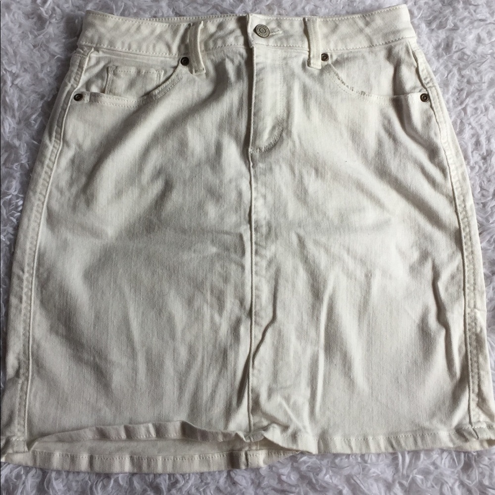 Cute white denim skirt